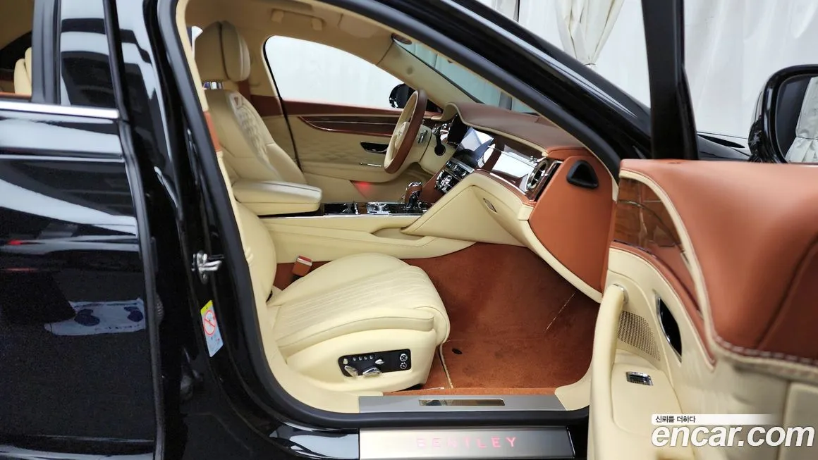 Bentley Flying Spur — фото 2