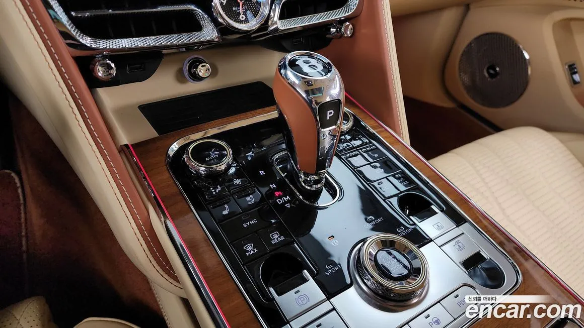 Bentley Flying Spur — фото 9