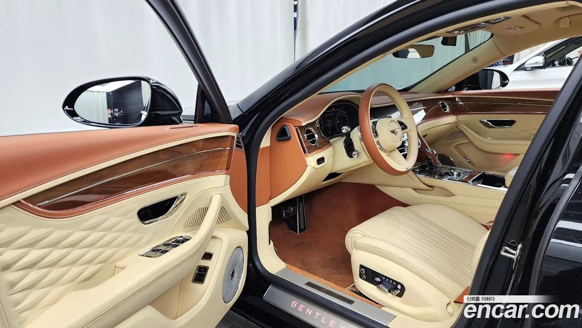 Bentley Flying Spur — фото 5