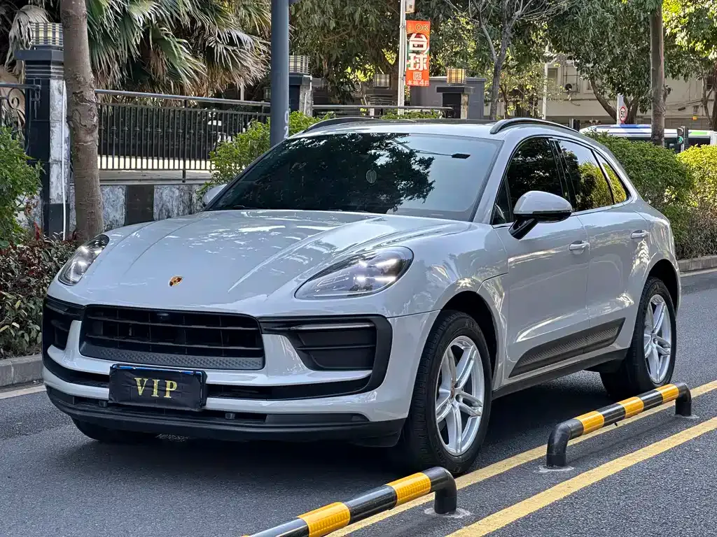 Porsche Macan — фото 1