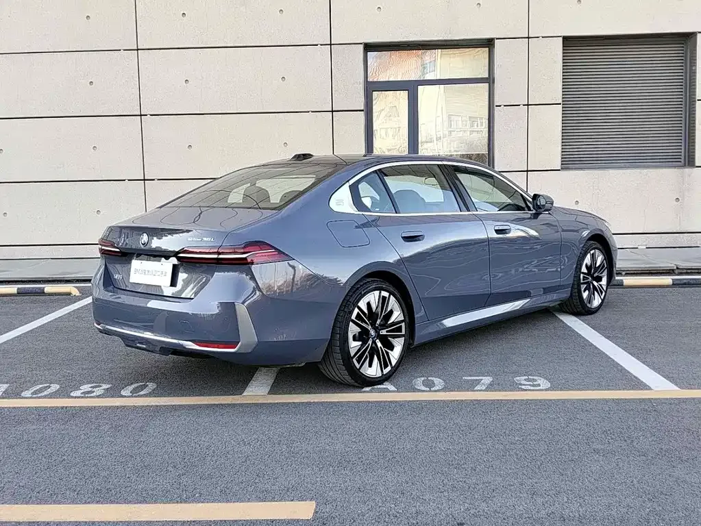 BMW i5 — фото 6