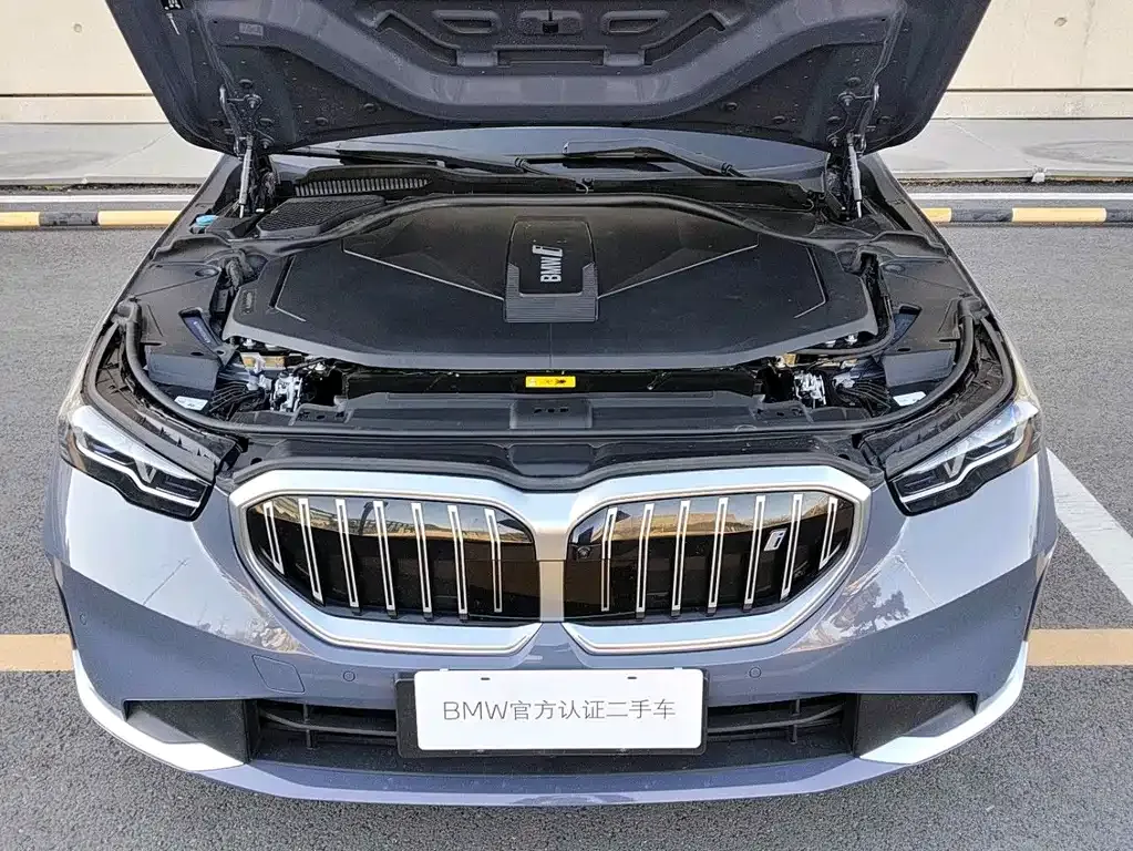 BMW i5 — фото 5