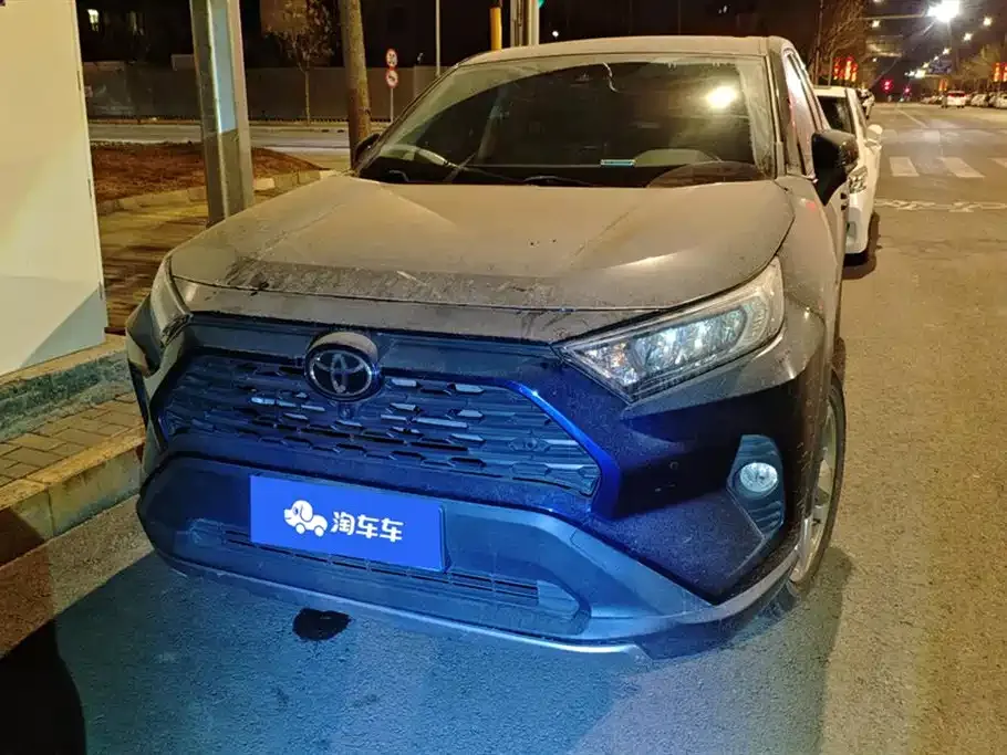 Toyota RAV4 — фото 4