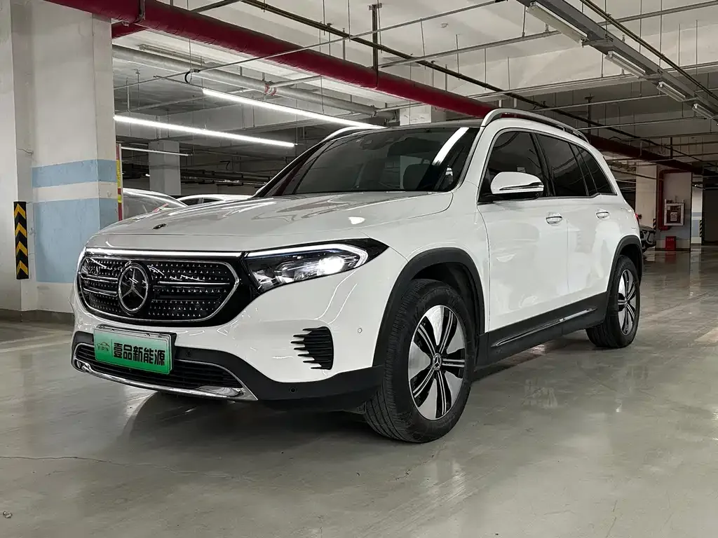 Mercedes-Benz EQB — фото 1