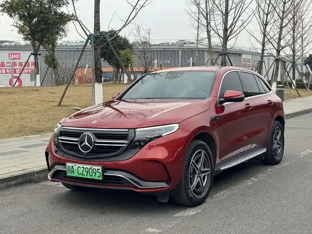 Mercedes-Benz EQC — фото 1