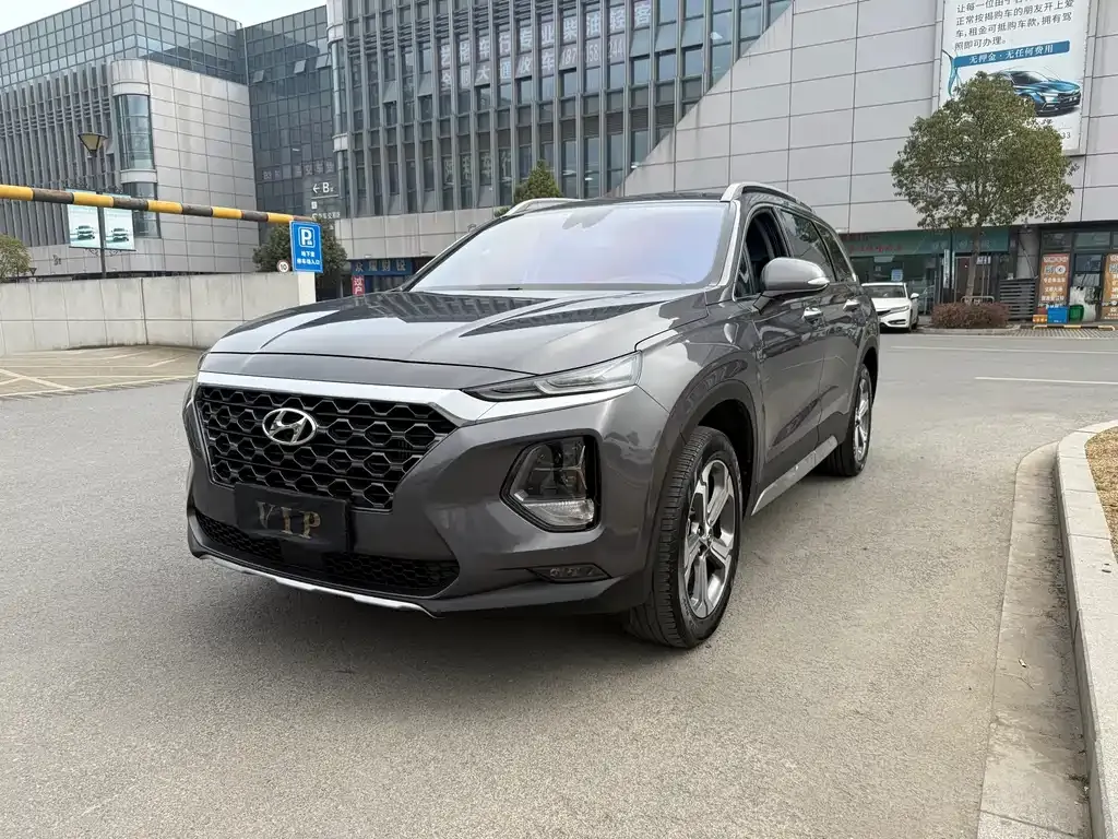 Hyundai Santa Fe — фото 1