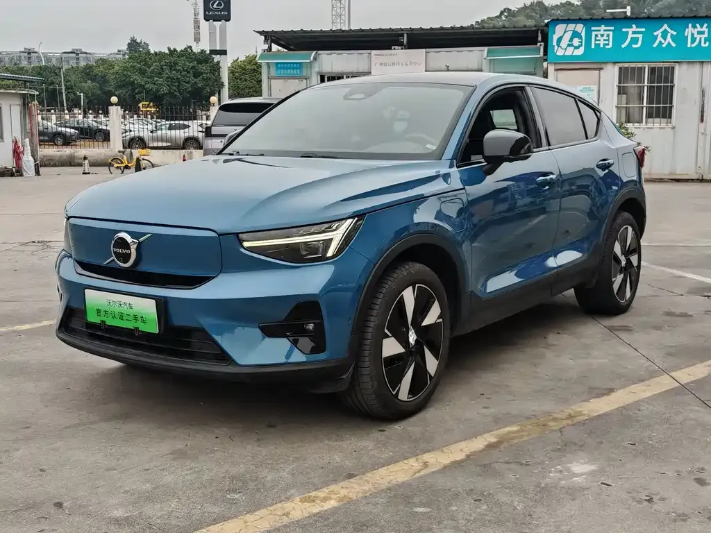 Volvo C40 — фото 1