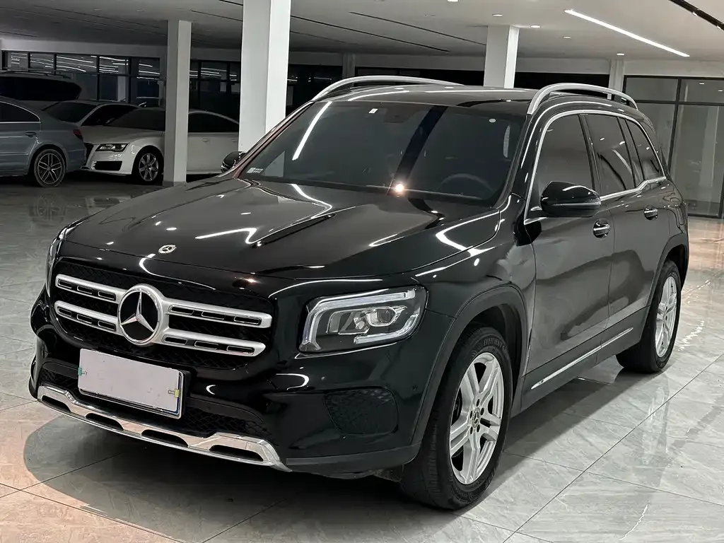 Mercedes-Benz GLB — фото 1
