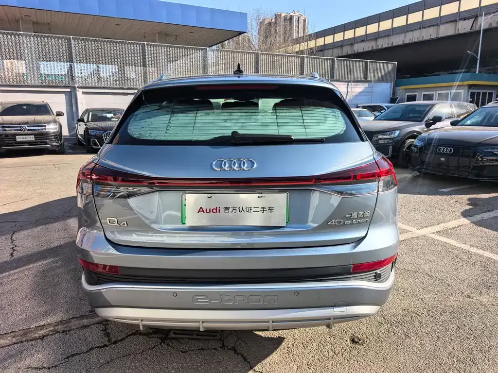 Audi Q4 e-tron — фото 8