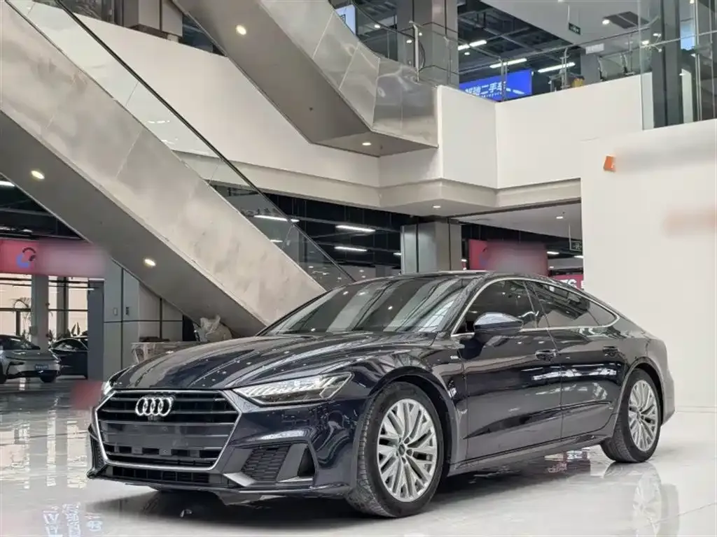 Audi A7 — фото 1