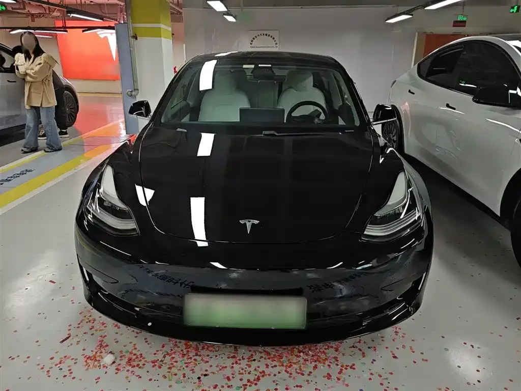 Tesla Model 3 — фото 10
