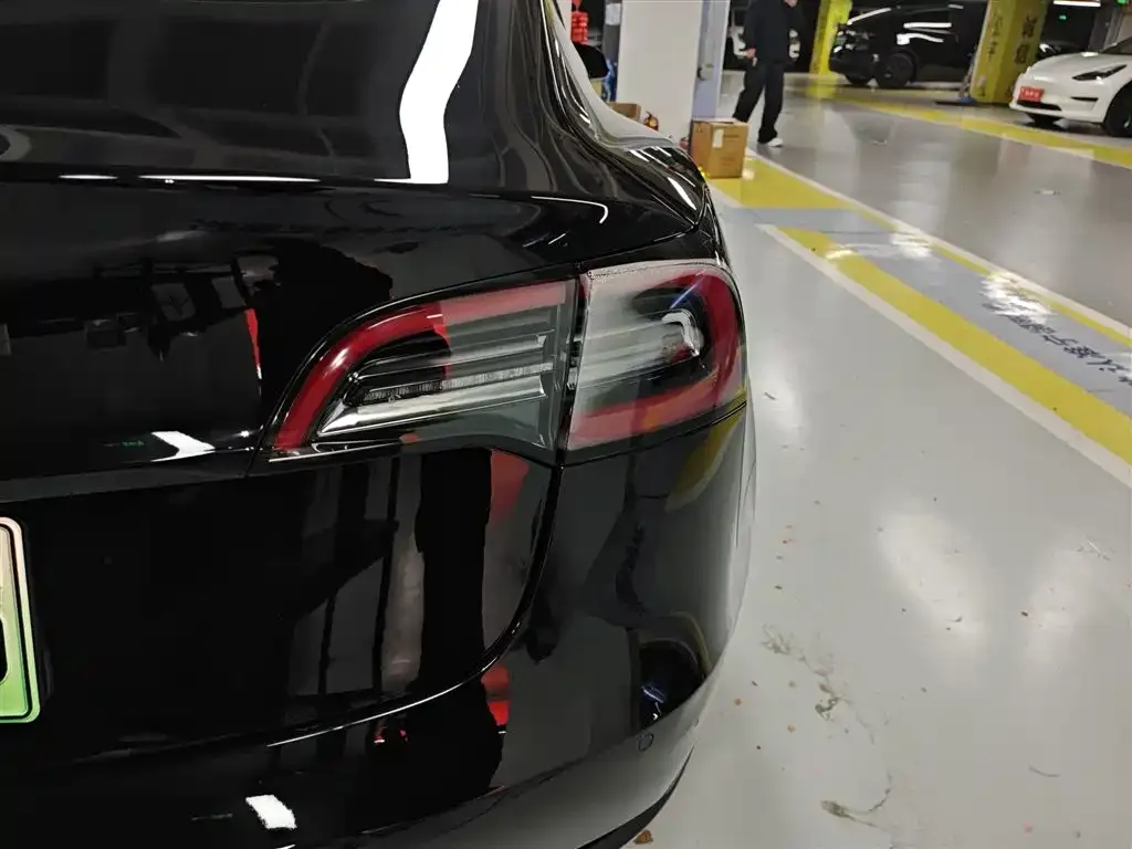 Tesla Model 3 — фото 6