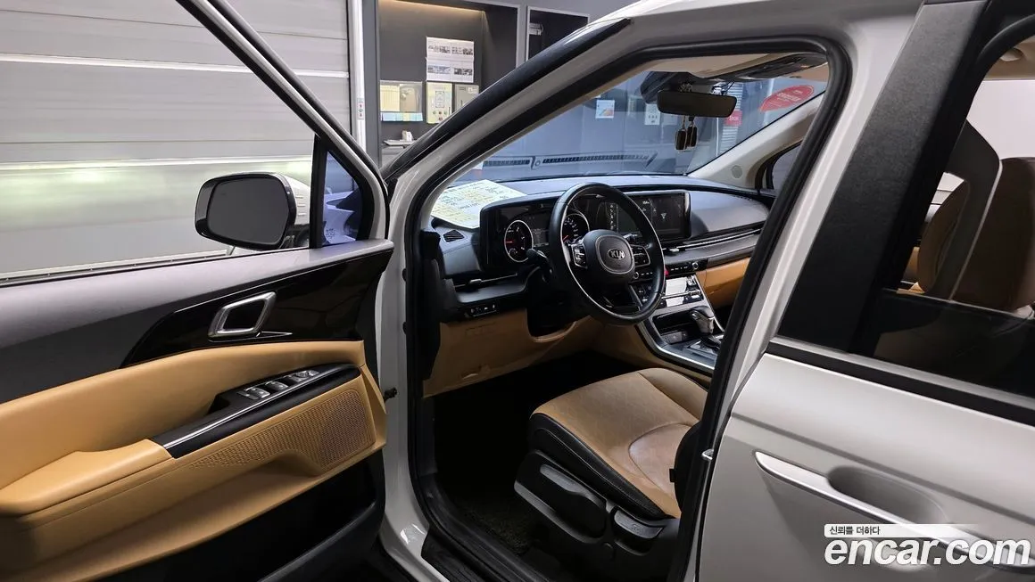 Kia Carnival — фото 10