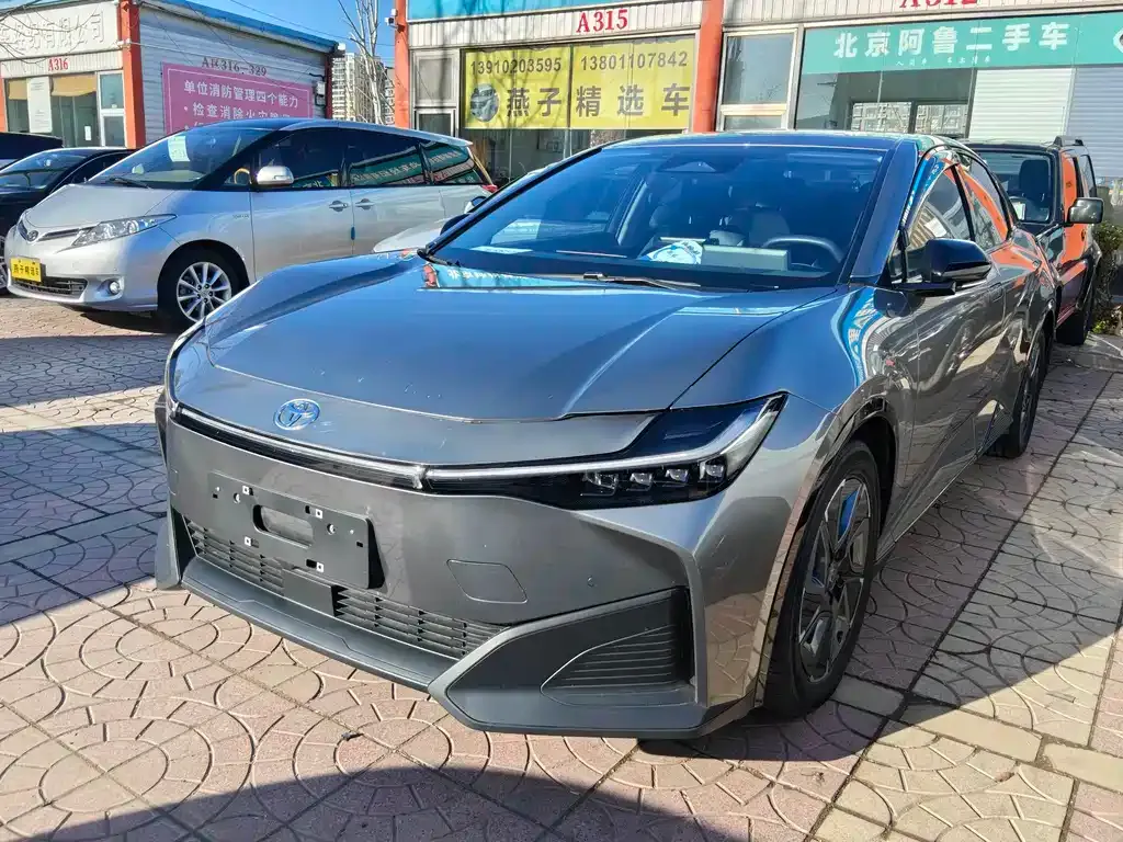 Toyota bZ3 — фото 1
