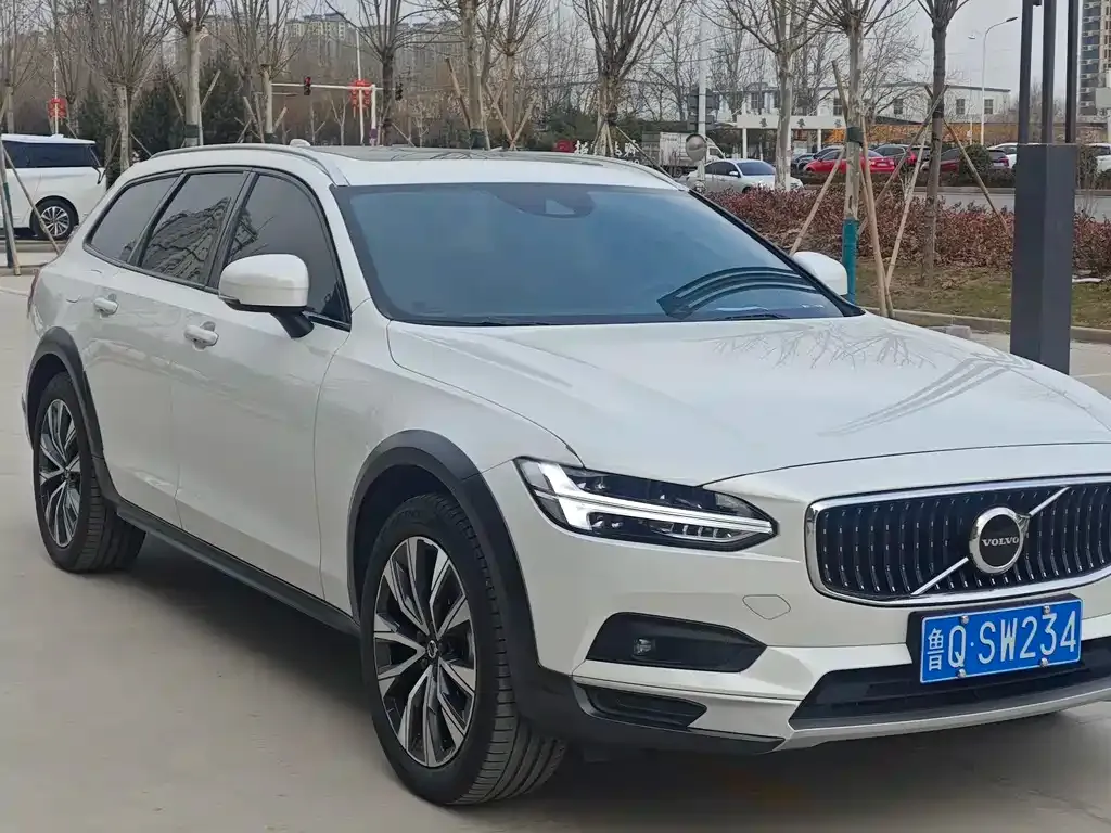 Volvo V90 — фото 1