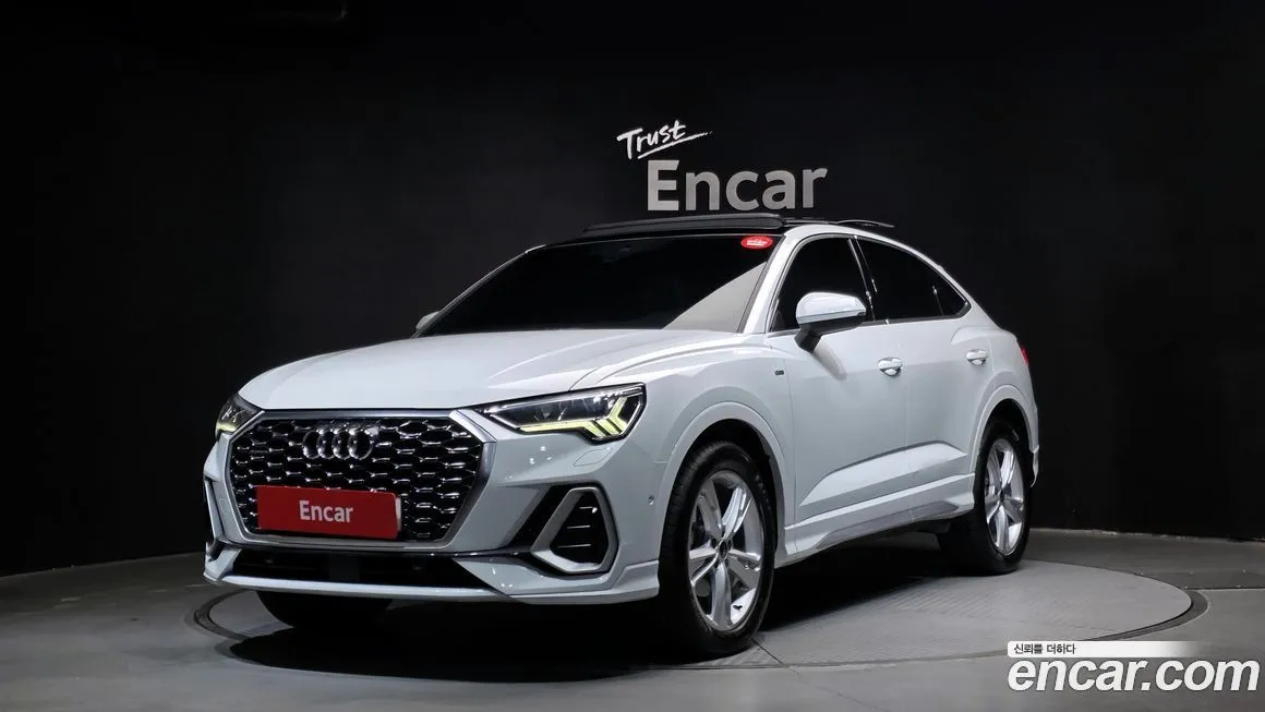 Audi Q3 — фото 1