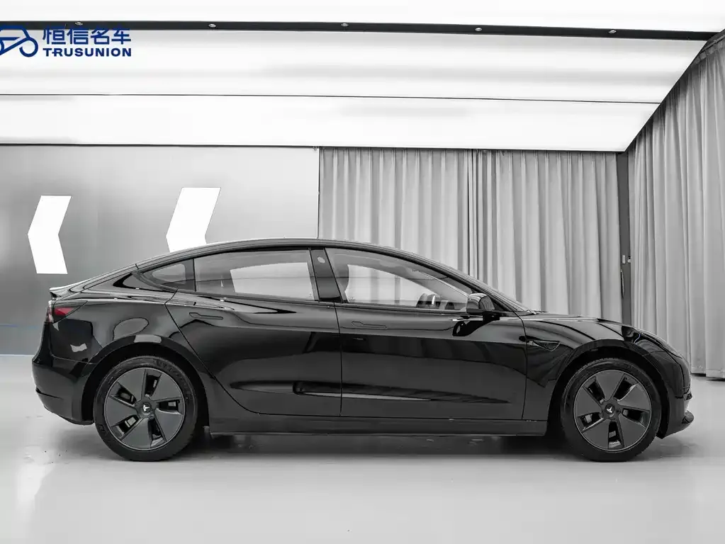 Tesla Model 3 — фото 6