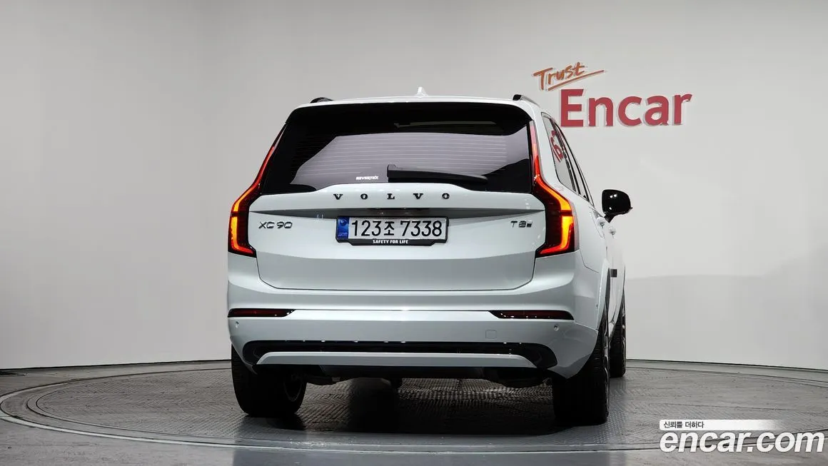 Volvo XC90 — фото 10
