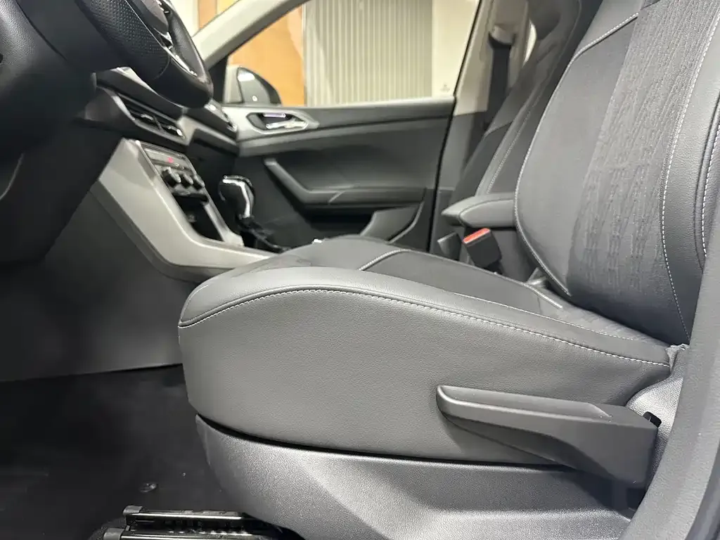 Volkswagen T-Cross — фото 2