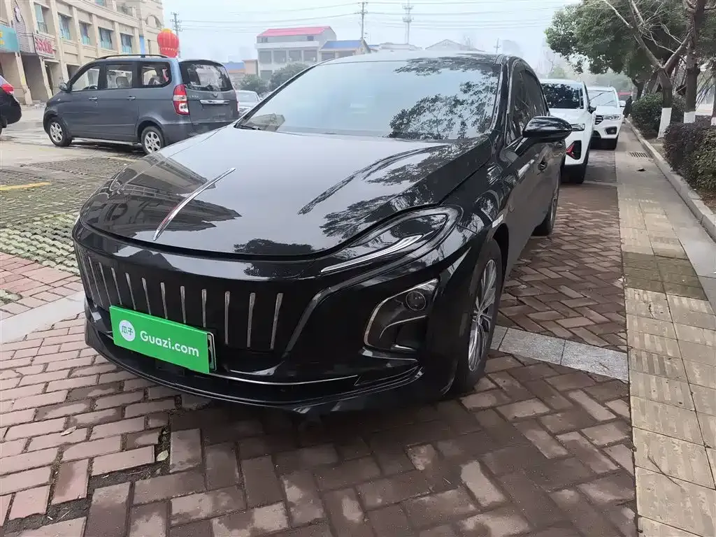 Hongqi E-QM5 — фото 1