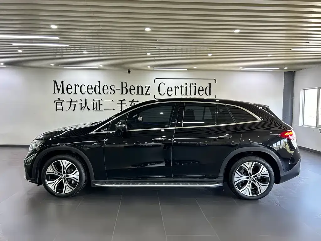 Mercedes-Benz EQE SUV — фото 7