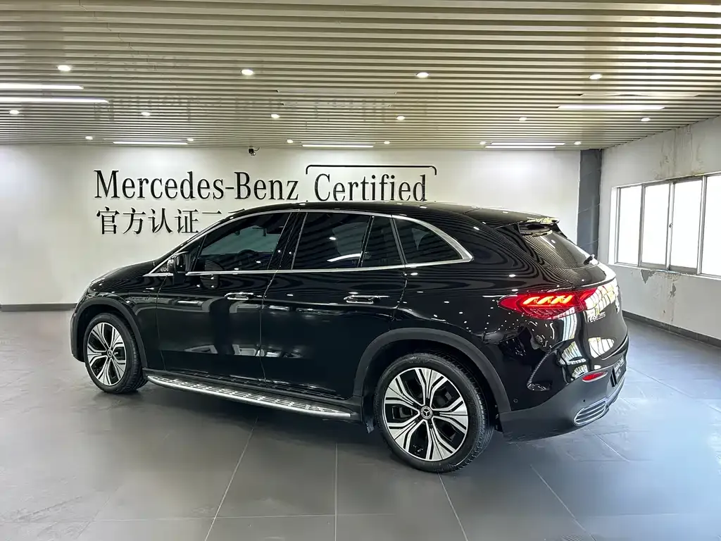 Mercedes-Benz EQE SUV — фото 2