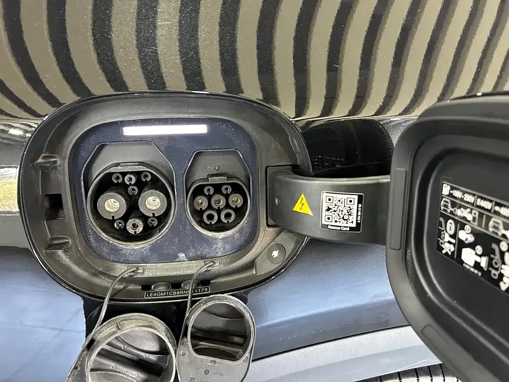Mercedes-Benz EQE SUV — фото 3