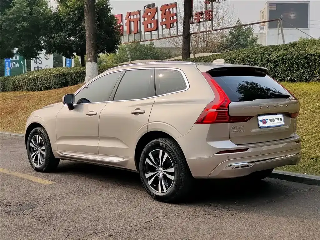 Volvo XC60 — фото 6