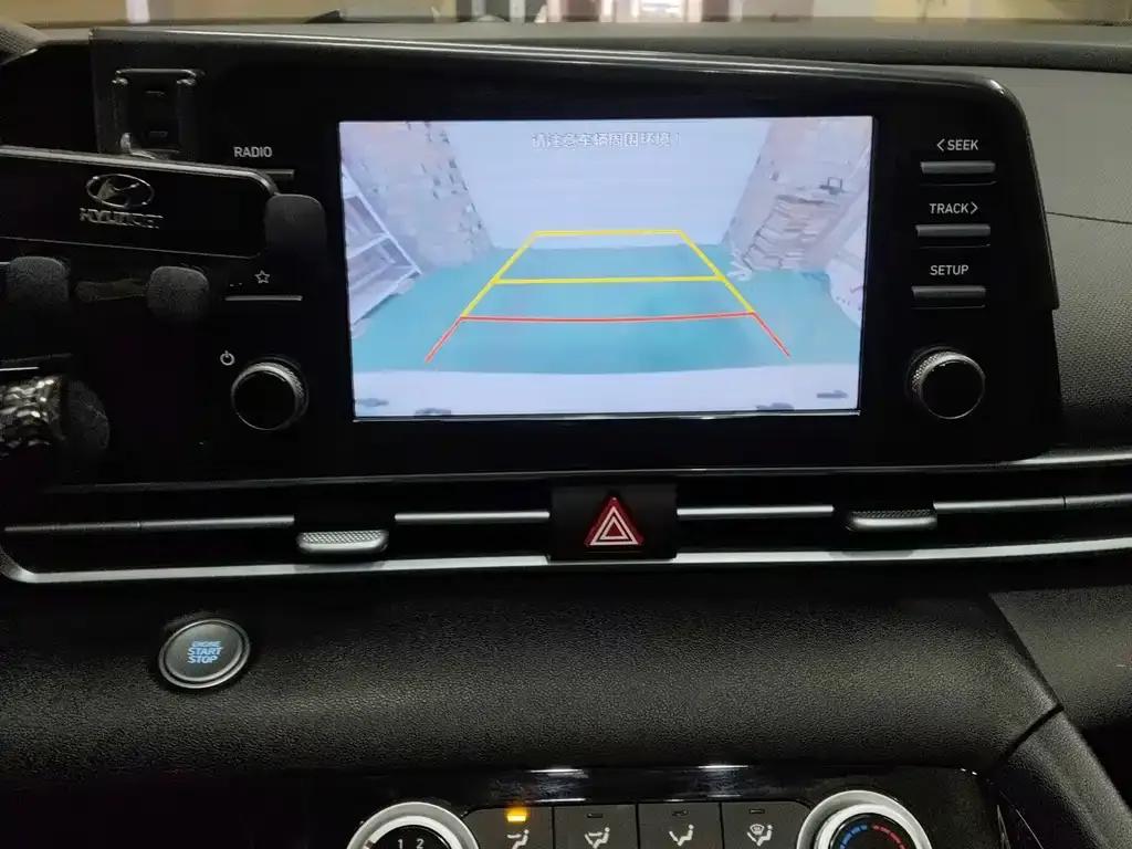 Hyundai Elantra — фото 4