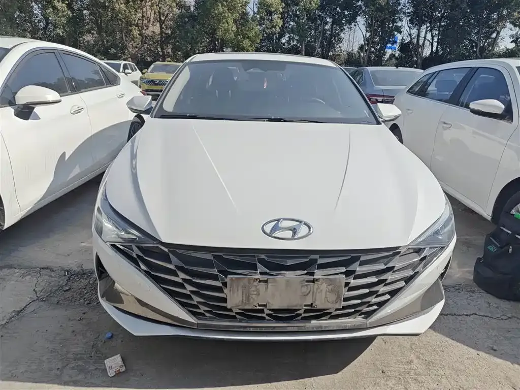 Hyundai Elantra — фото 9
