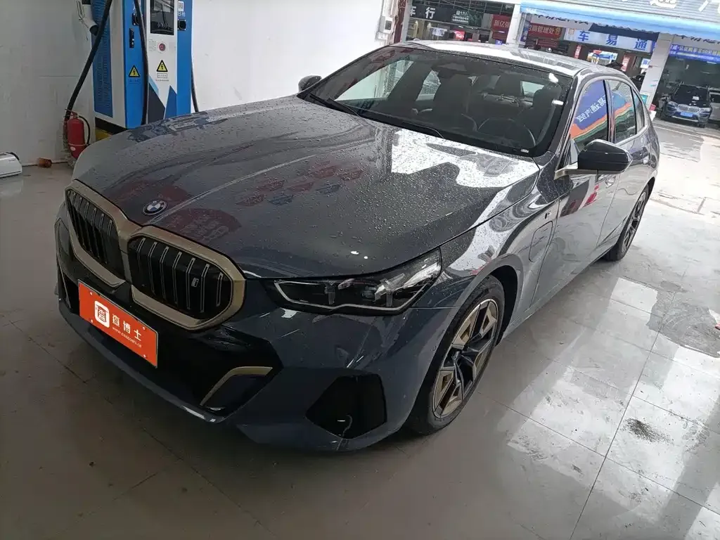 BMW i5 — фото 1