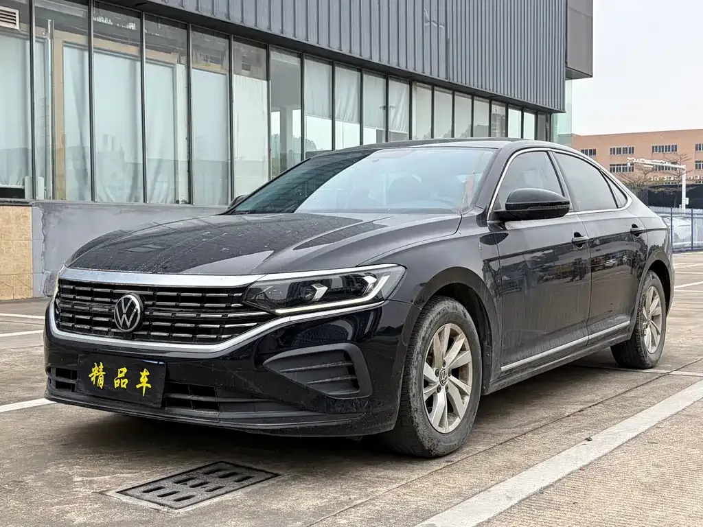 Volkswagen Passat — фото 1