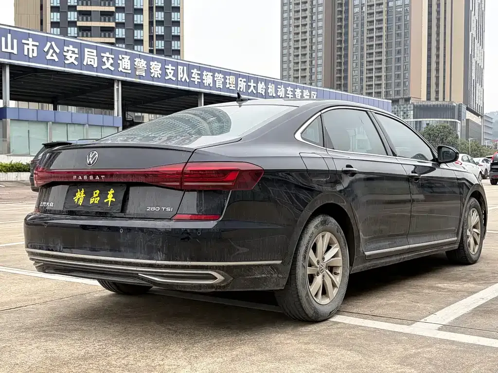 Volkswagen Passat — фото 5