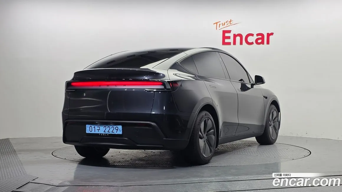 Tesla Model Y — фото 4