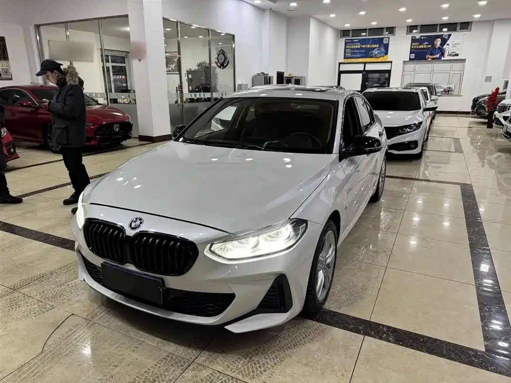 BMW 1 Series — фото 1