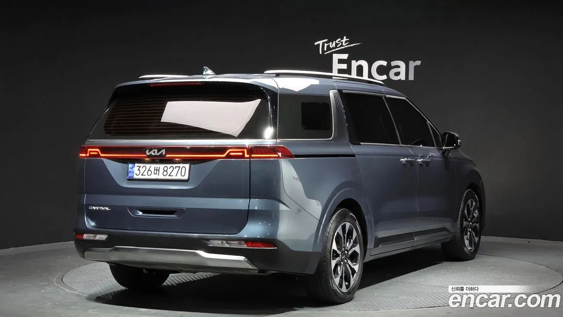 Kia Carnival — фото 6