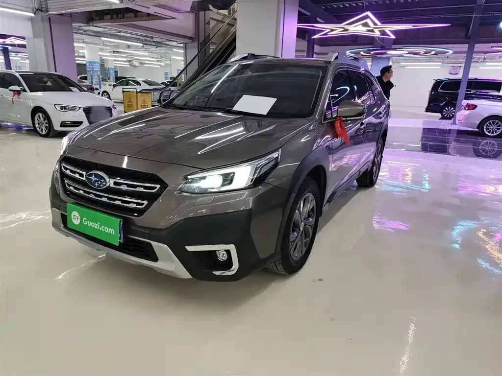 Subaru Outback — фото 1