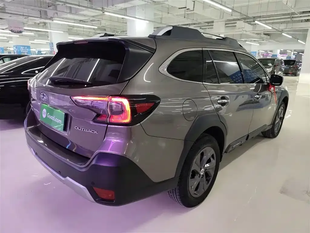 Subaru Outback — фото 5