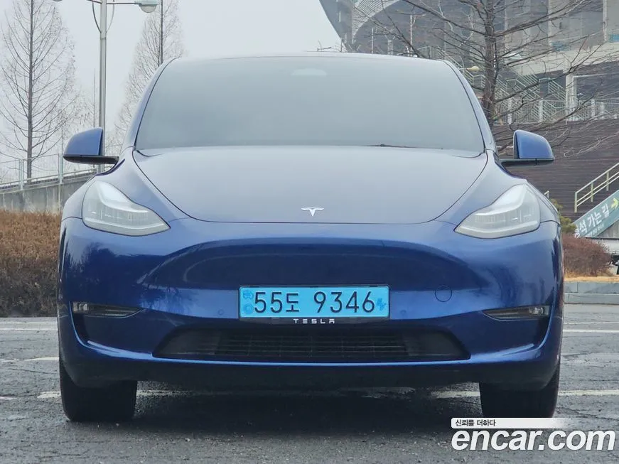 Tesla Model Y — фото 1