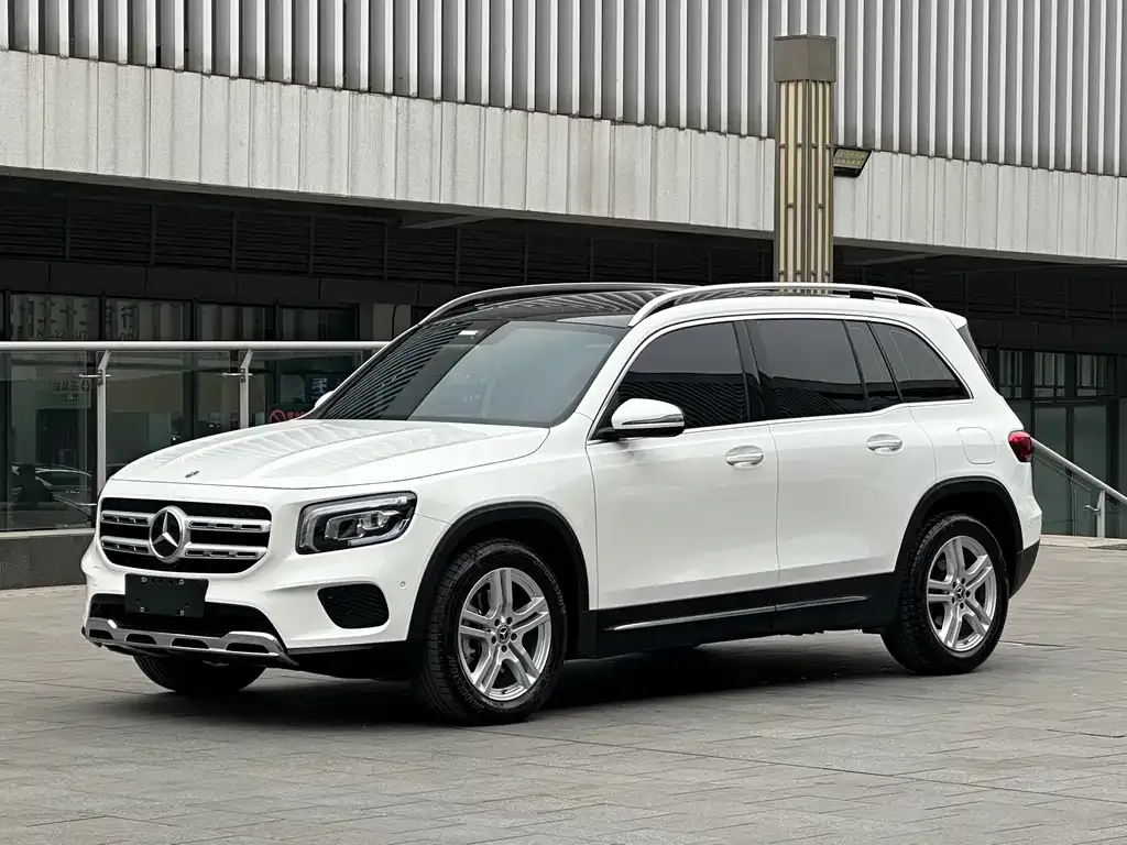 Mercedes-Benz GLB — фото 1