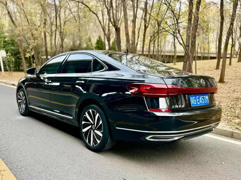 Volkswagen Passat — фото 7