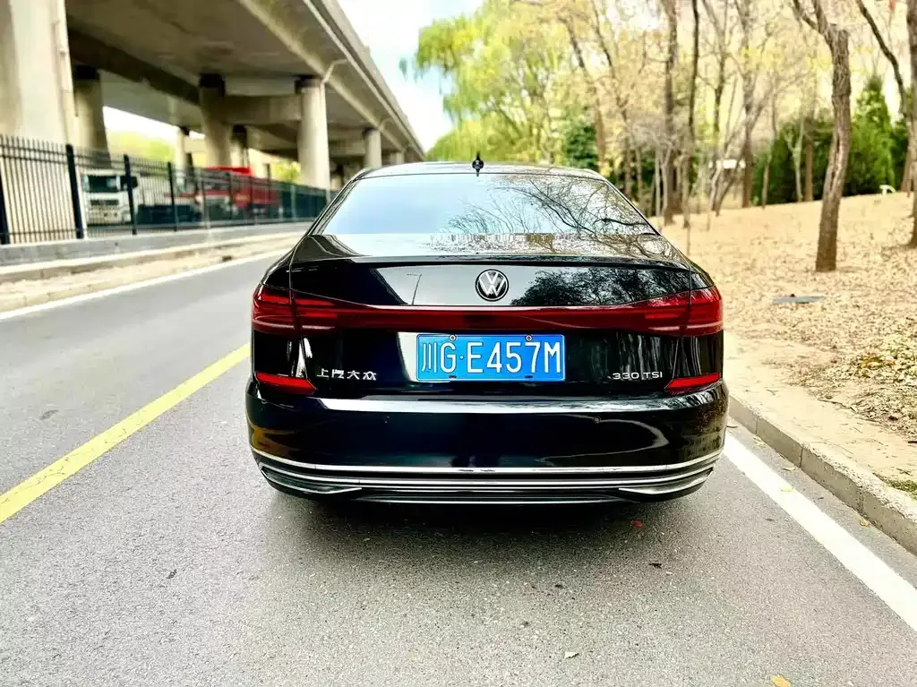 Volkswagen Passat — фото 5
