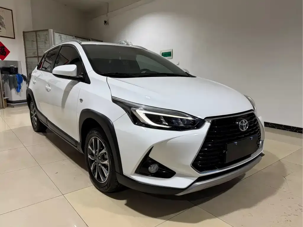 Toyota Yaris L — фото 6