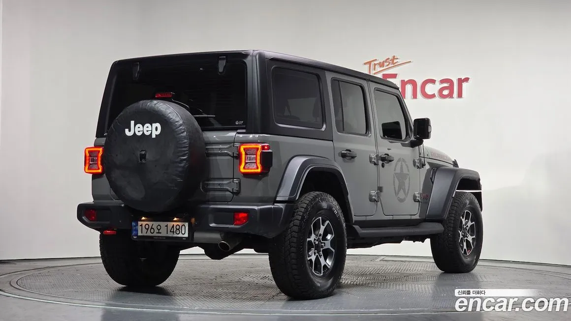 Jeep Wrangler — фото 10