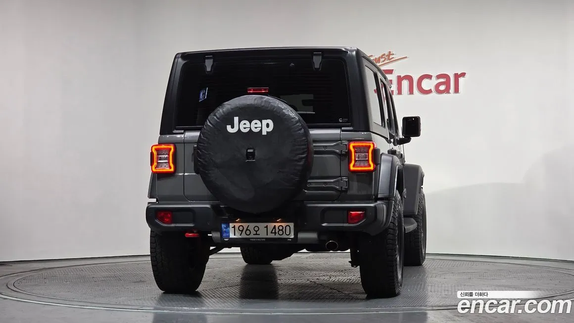 Jeep Wrangler — фото 9