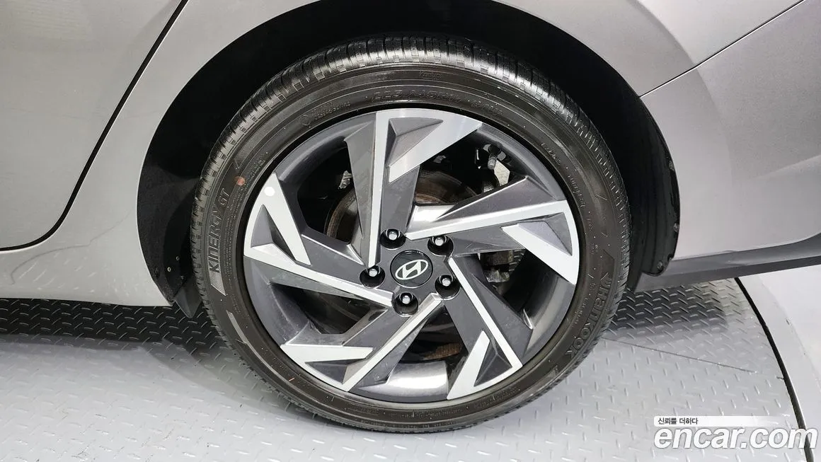 Hyundai AVANTE — фото 10