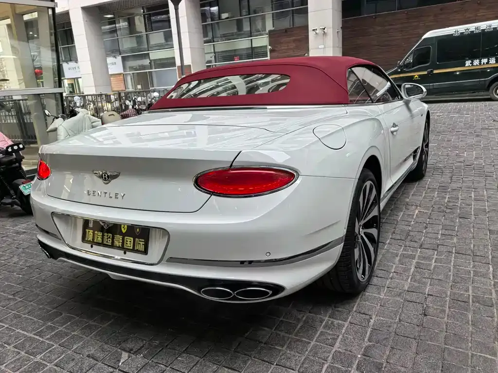 Bentley Continental — фото 8