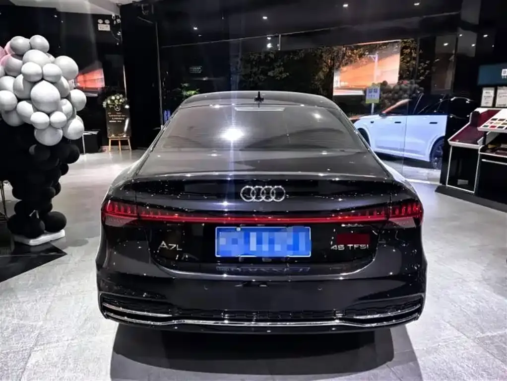 Audi A7L — фото 9