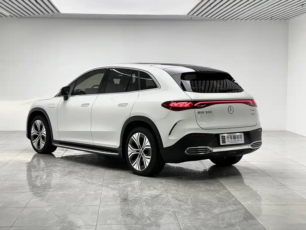 Mercedes-Benz EQE SUV — фото 10