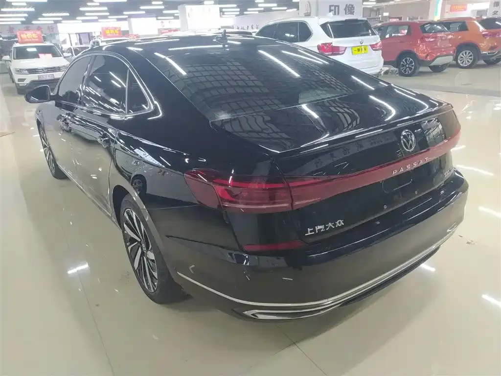 Volkswagen Passat — фото 7